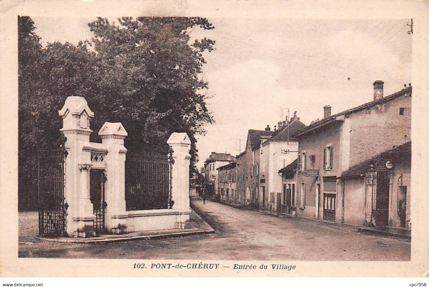 38 - PONT DE CHERUY - SAN25358 - Entrée Du Village - Pont-de-Chéruy