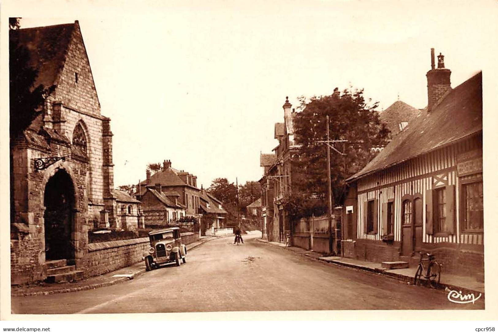 76 - Offranville - SAN23060 - Rue De La Poste -  CPSM 14X9 Cm - Offranville