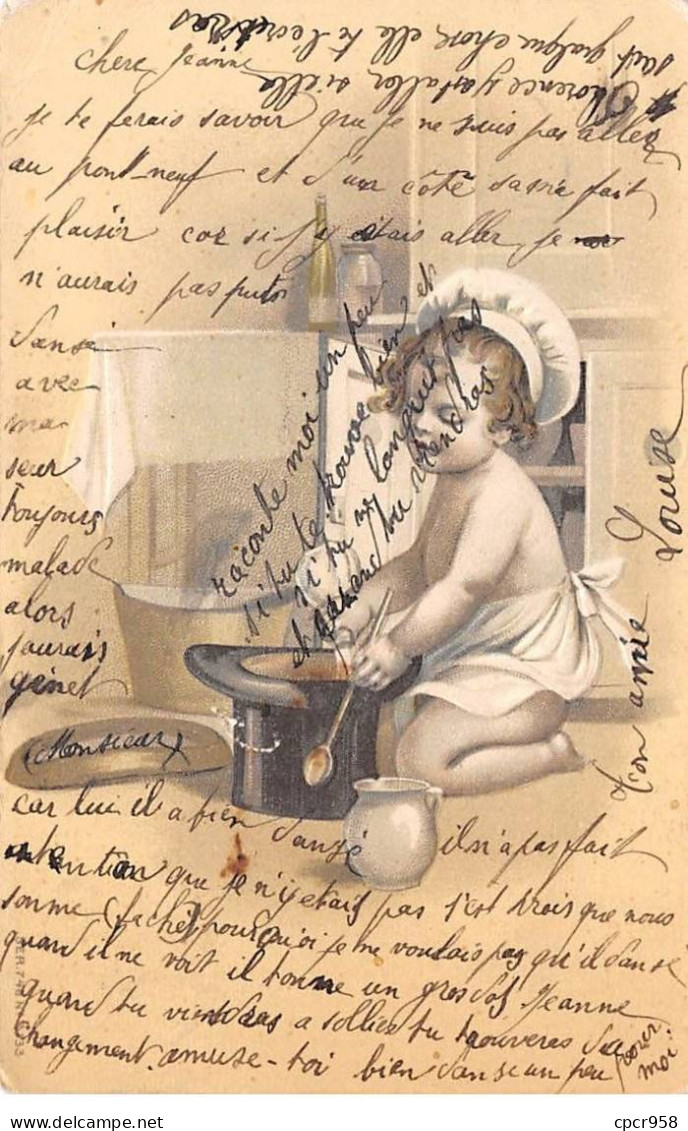 Fantaisies - N°81664 - Bébé Faisant De La Cuisine Dans Un Chapeau Haut De Forme - Carte Gaufrée - Bebes