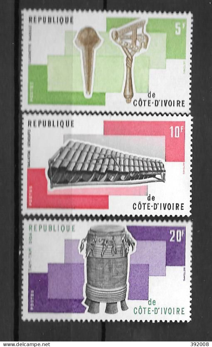 1977 - N° 418 à 420**MNH - Instruments De Musique - Côte D'Ivoire (1960-...)