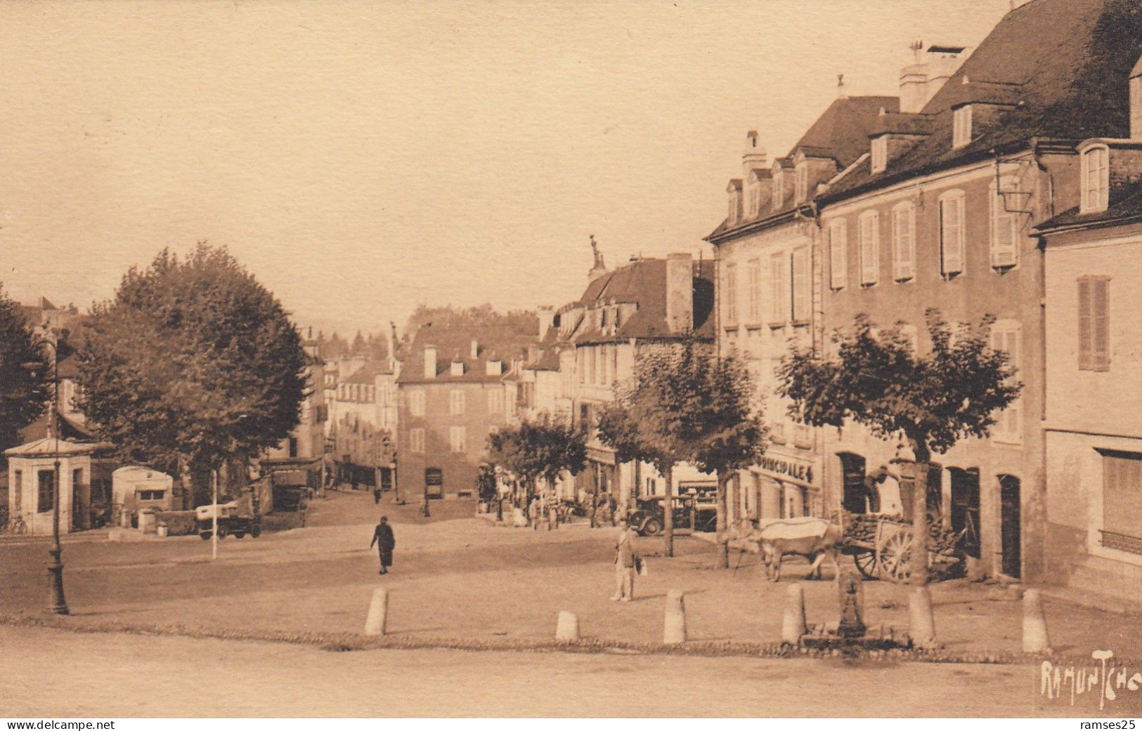 (261) CPA  Oloron Place  Gambetta - Oloron Sainte Marie