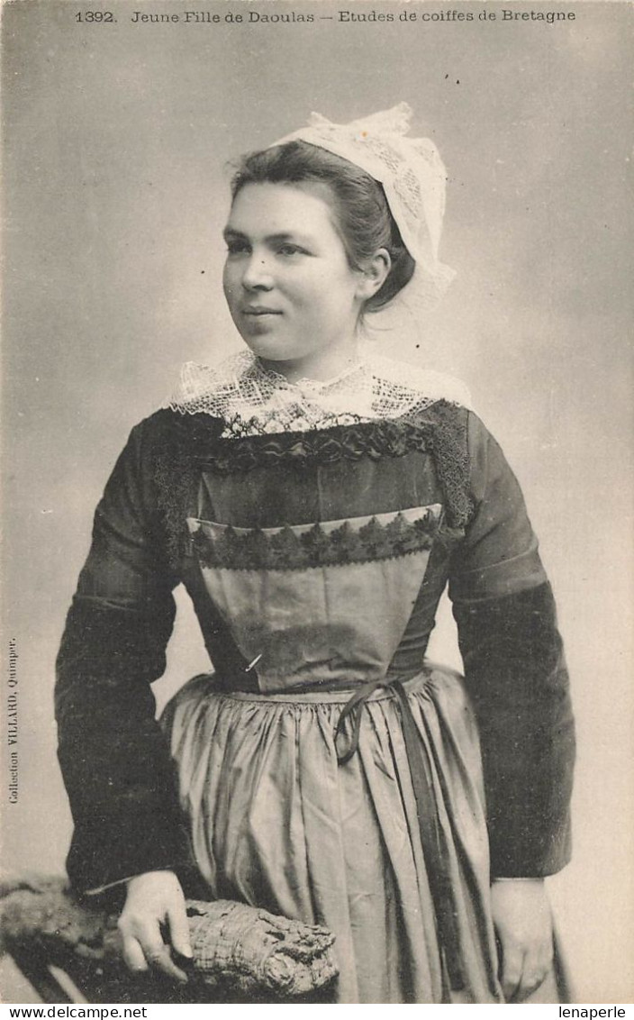 D7669 Jeune Fille De Doualas - Daoulas