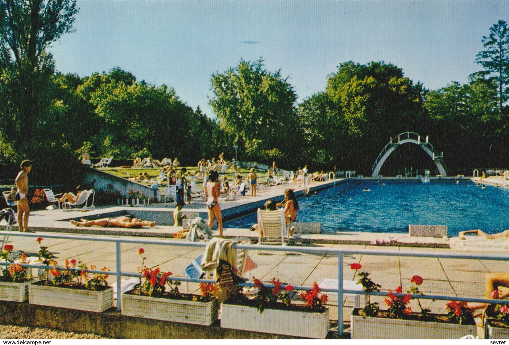 VITTEL . - La Piscine. Carte Pas Courante - Vittel