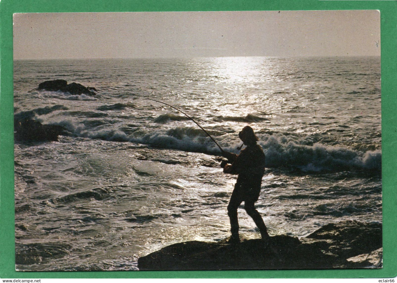 Plaisir De La Peche Au Soleil Couchant  EDIT Photo Y.R CAOUDAL IMPECCABLE  CPM La Bretagne Pittoresque - Pêche