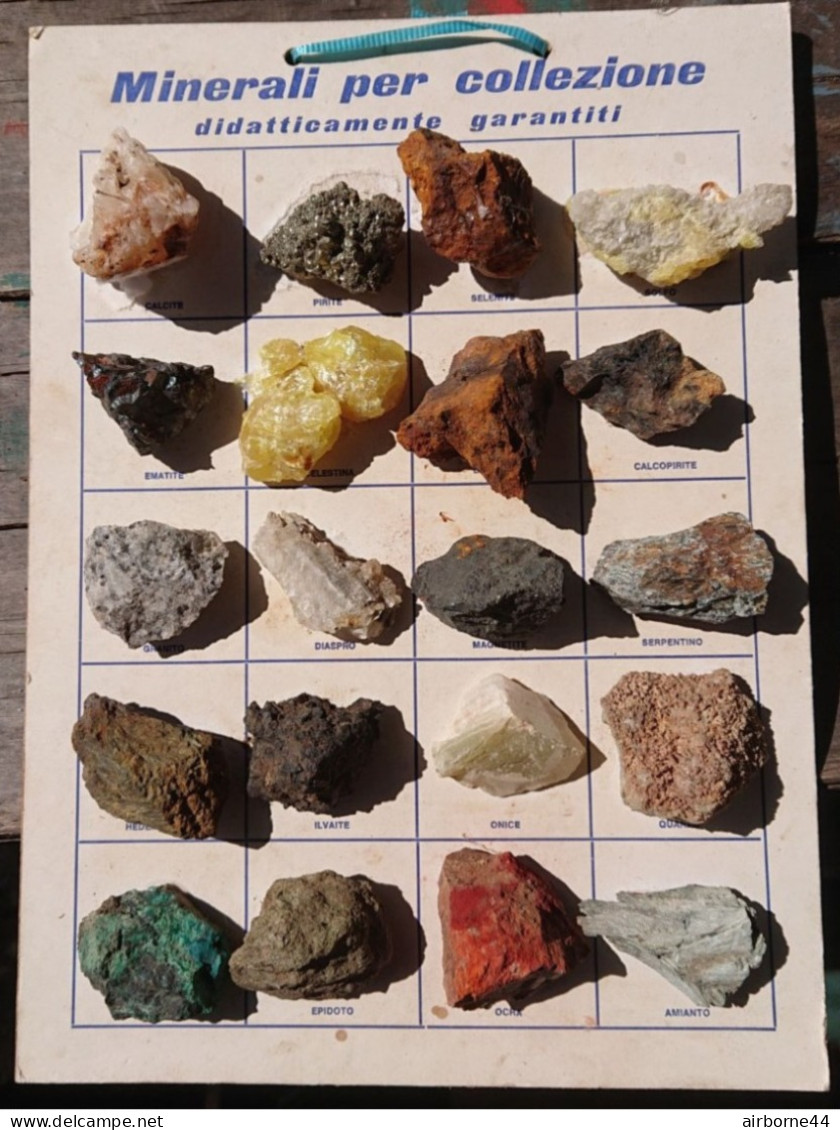 Cadre Avec 20 Pierres Minérales - Mineralien