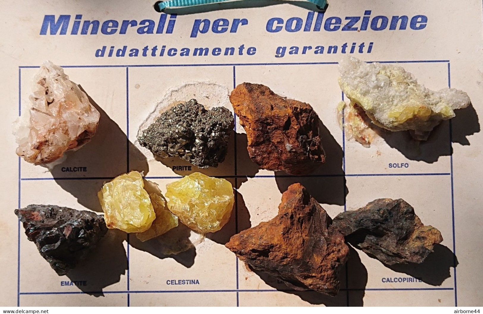 Cadre Avec 20 Pierres Minérales - Minerali