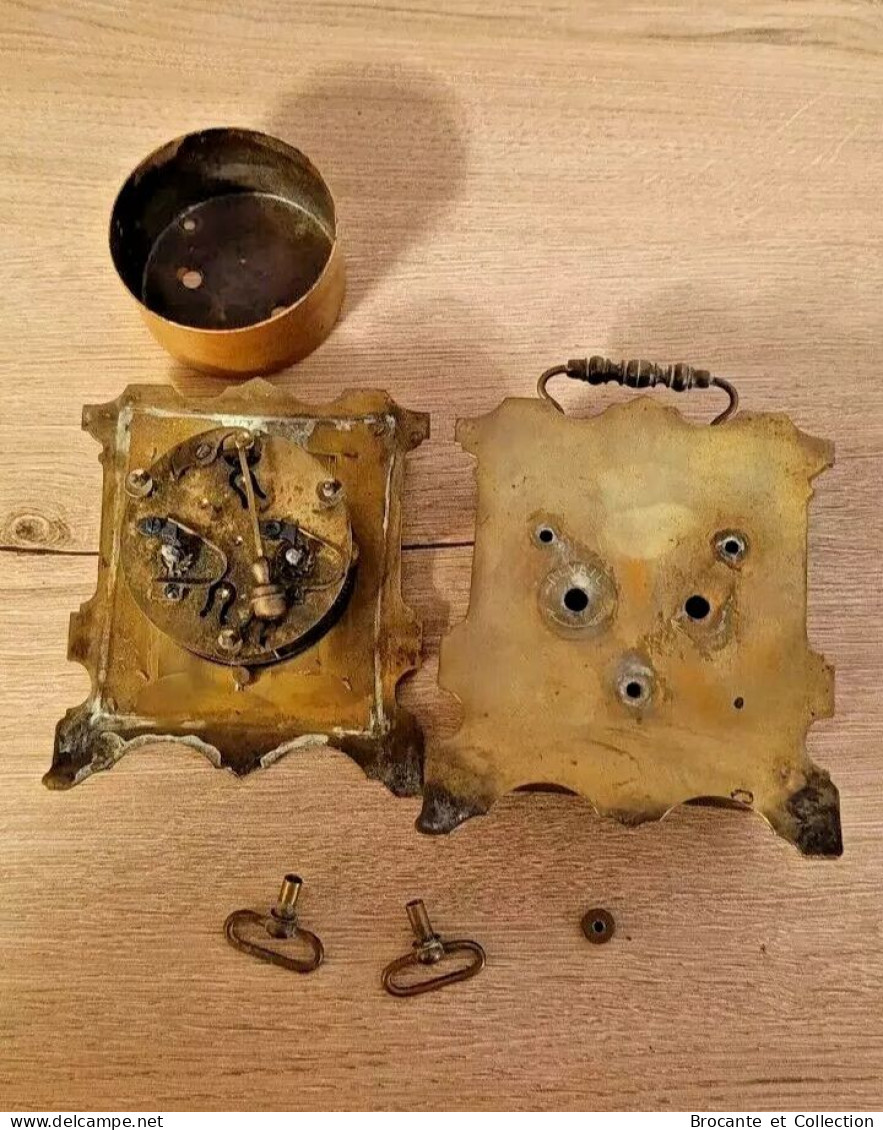 Ancienne Horloge / Réveil / Pendule Bronze - Clocks