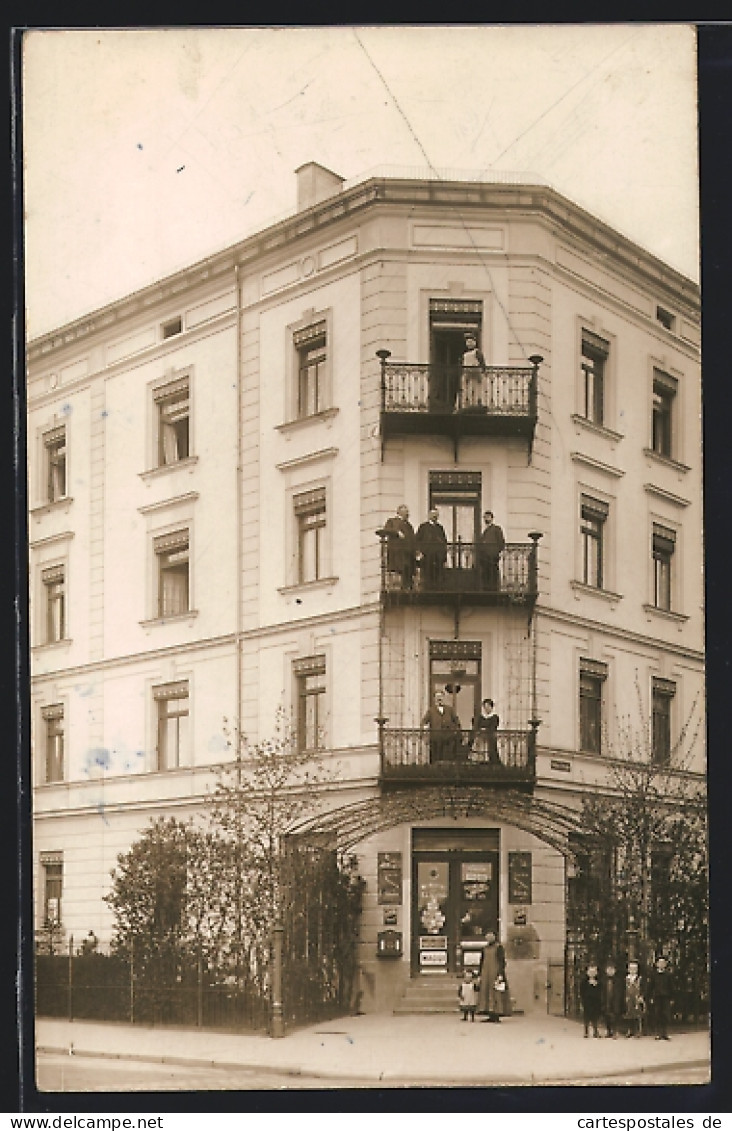 Foto-AK Augsburg, Gemischtwarenladen Sulzerstrasse, Ecke Calmbergstrasse  - Augsburg