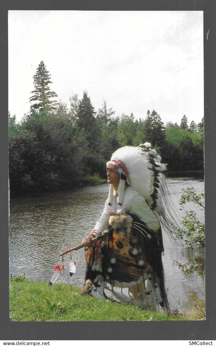 Wendake (village Huron). Mario Gros Louis En Costume Traditionnel Des Amérindiens Canadiens (A18p62) - Indiaans (Noord-Amerikaans)