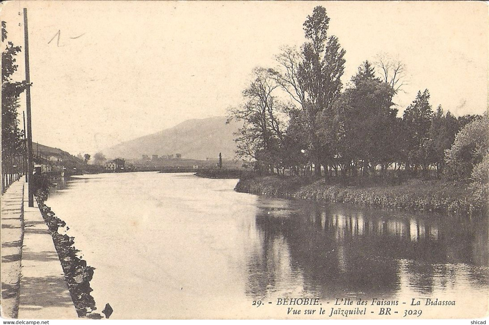 BÉHOBIE - L'ÎLE DES FAISANS -LA BIDASSOA - VUE SUR LE JAÏZQUIBEL - Béhobie