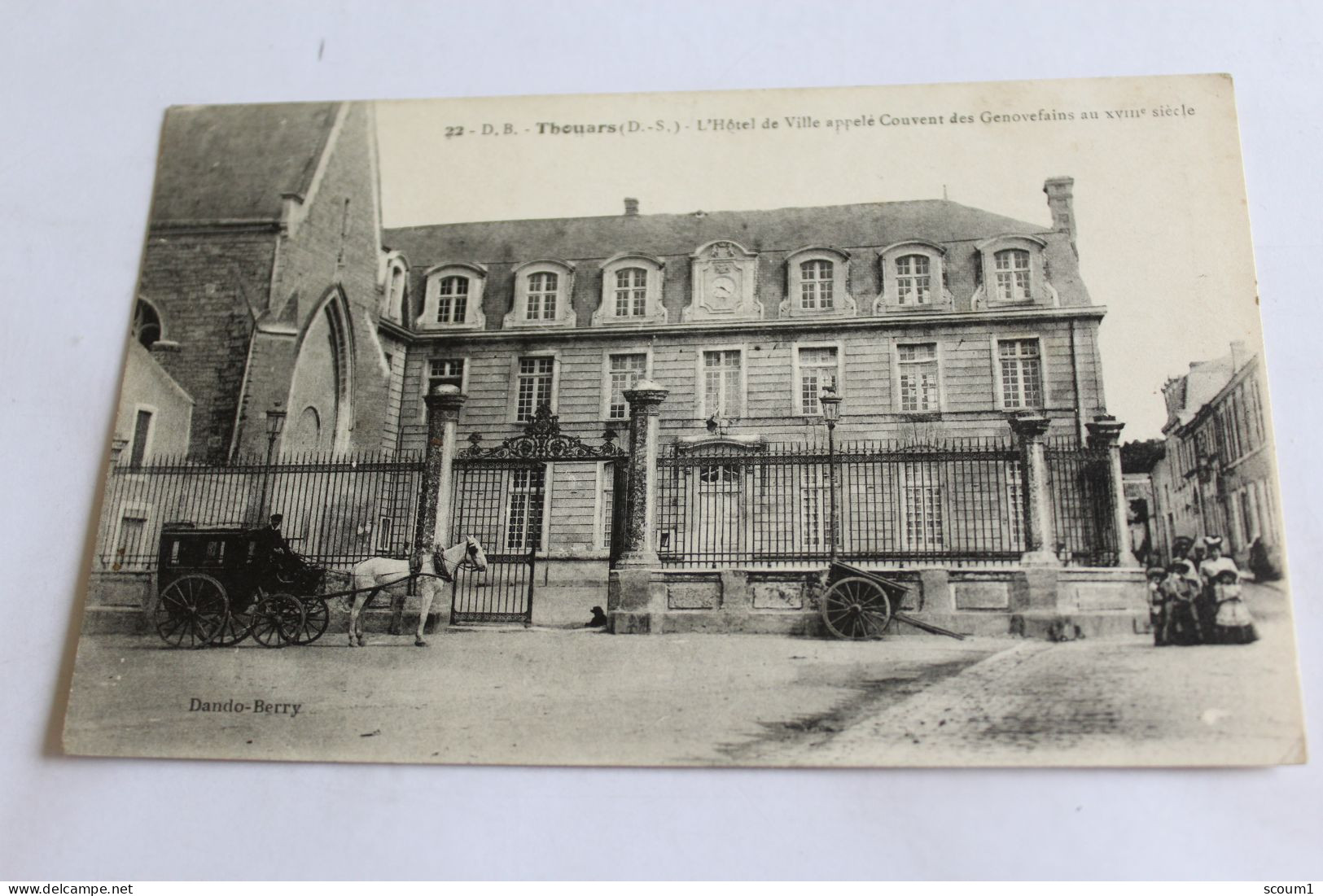 Thouars - L'hotel De Ville Appelé Couvent Des Genovefains Au XVIII° Sciécle - Thouars