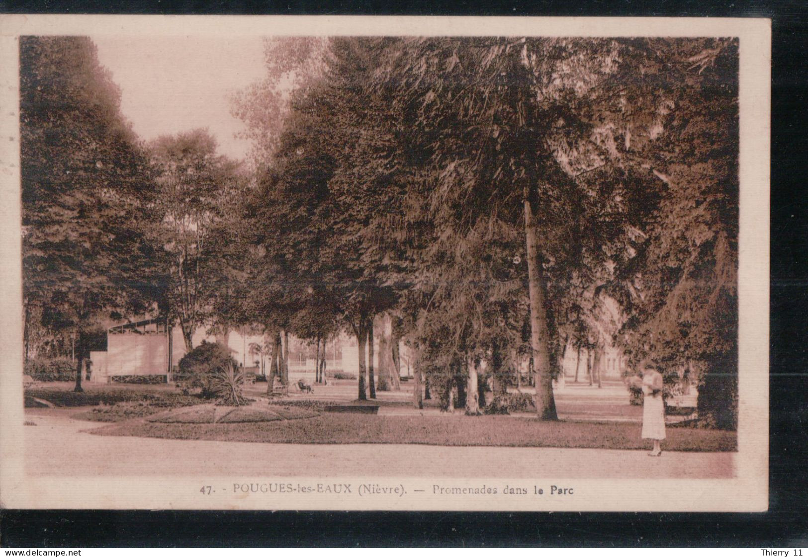 Cpa 58 Pougues Les Eaux Promenades Dans Le Parc - Pougues Les Eaux