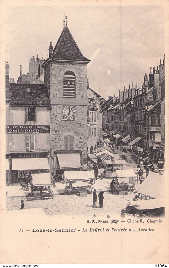 TOP LONS LE SAUNIER LE BEFFROI ET L'ENTREE DES ARCADES JOUR DE MARCHE - Lons Le Saunier