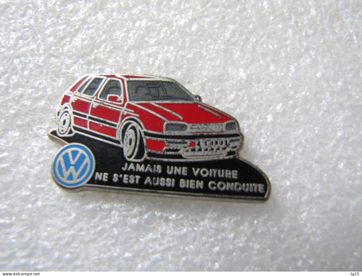 PIN'S   VOLKSWAGEN  GOLF   Zamak  DECAT - Volkswagen