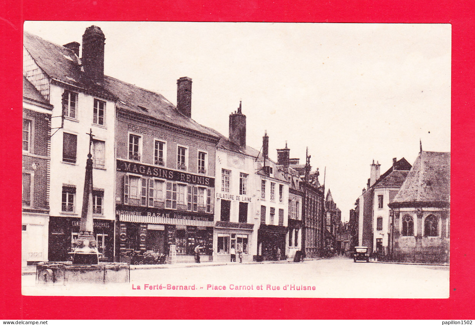 F-72-La Ferte Bernard-02A93  Place Carnot Et Rue D'Huisne, Magasins Réunis, Cpa BE - La Ferte Bernard