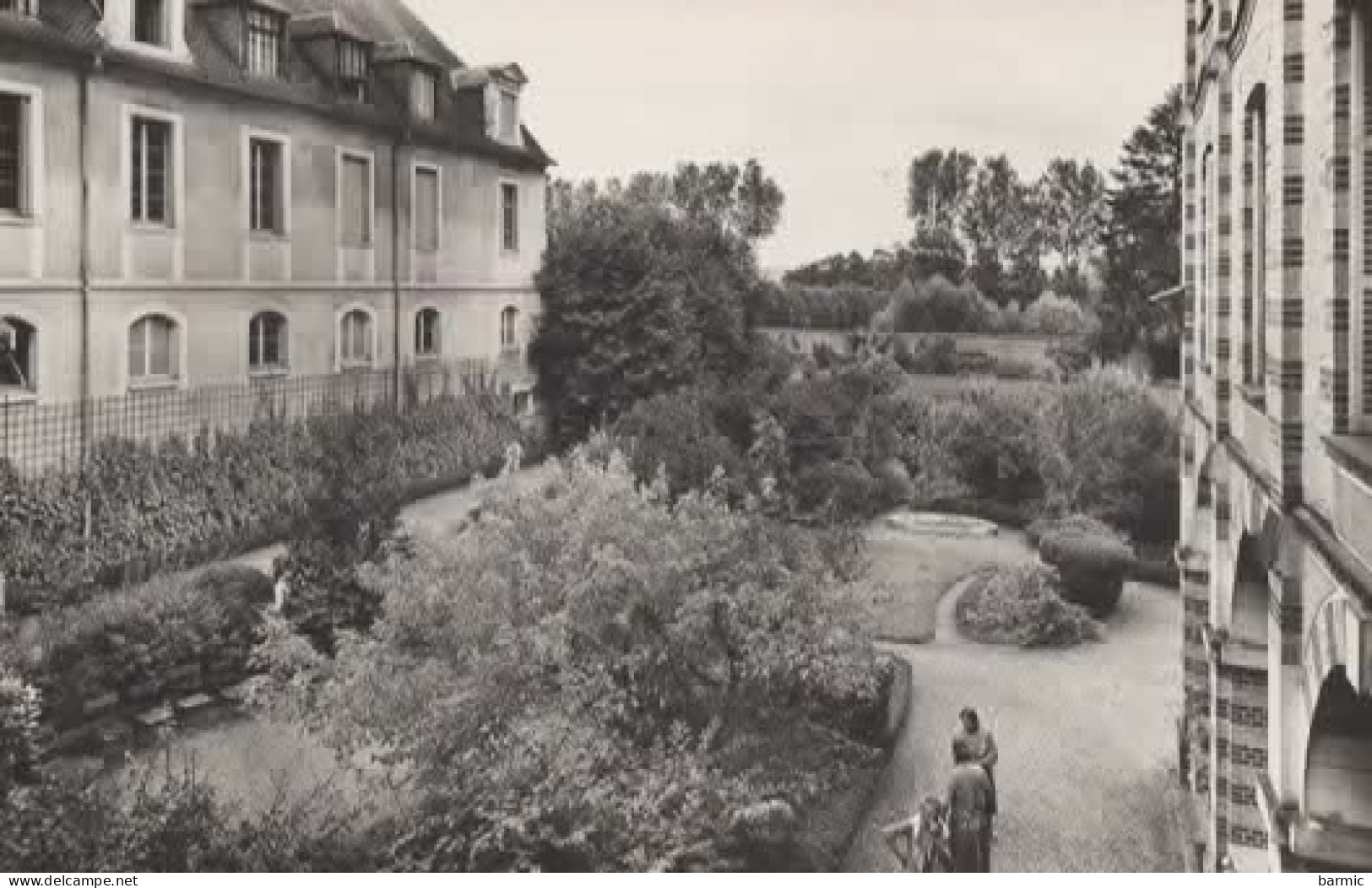 STE COLOMBES LES SENS, ANCIENNE ABBAYE, MAISON DE REPOS, L ENTREE DES JARDINS  REF 15720 - Santé