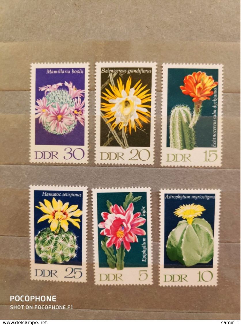 1970	Germany	Flowers Cactuses (F89) - Ongebruikt