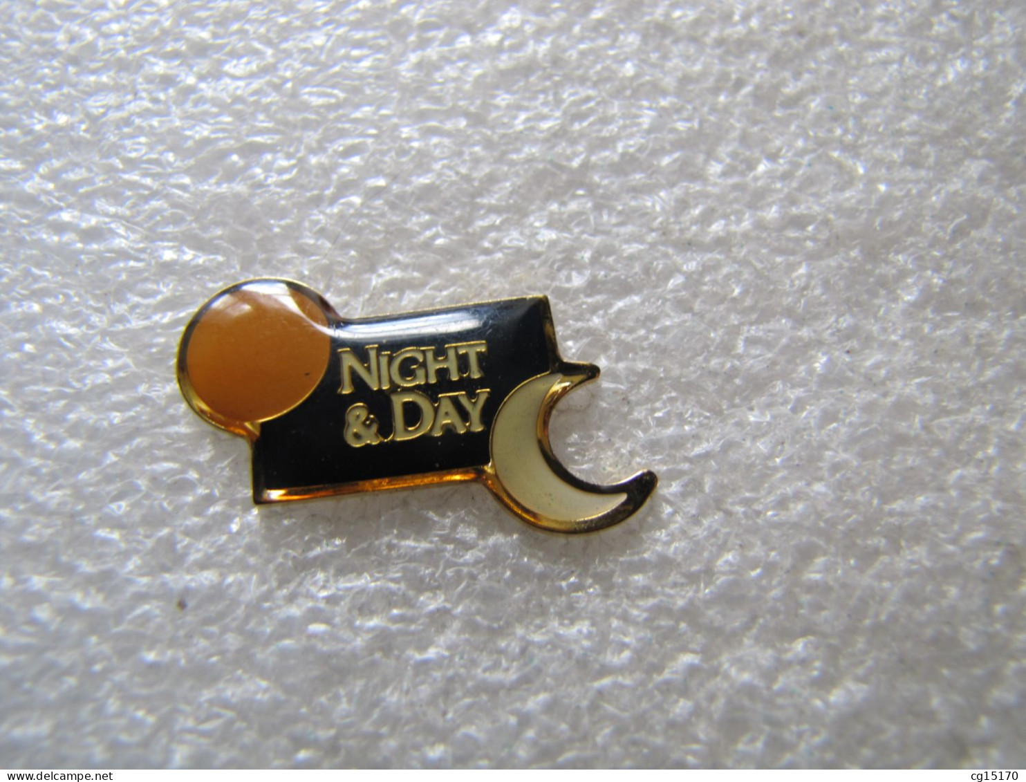 PIN'S    NIGHT AND DAY - Other & Unclassified