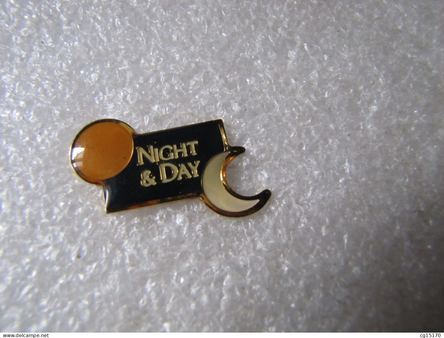 PIN'S    NIGHT AND DAY - Other & Unclassified