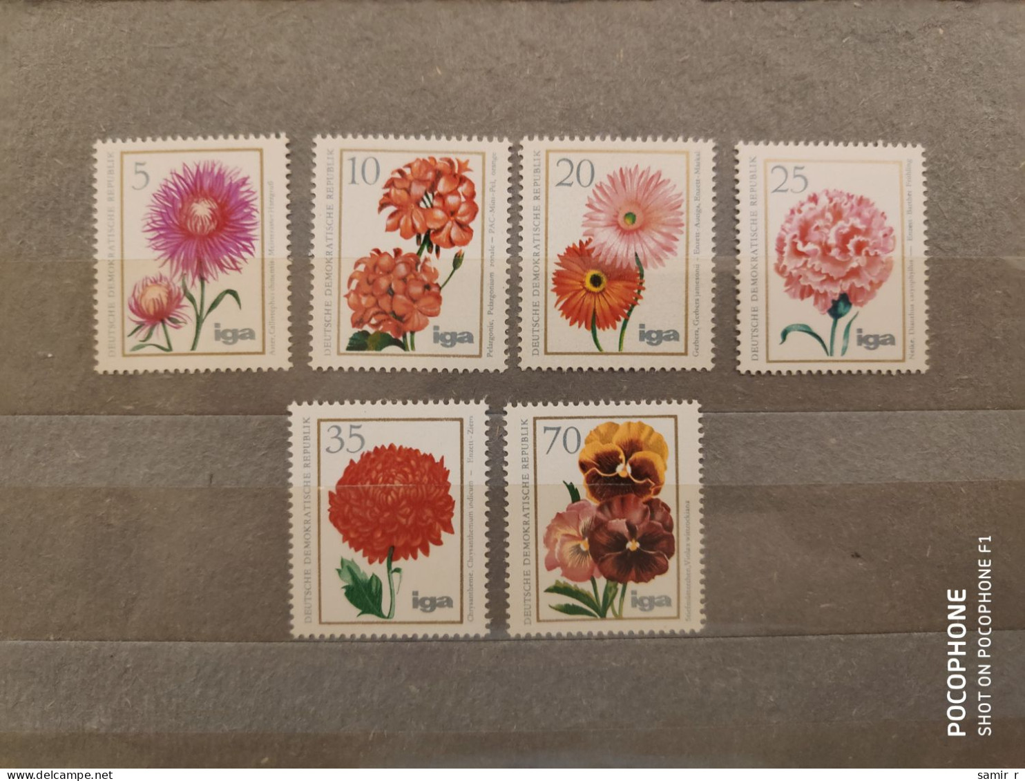 1975	Germany	Flowers (F89) - Ungebraucht