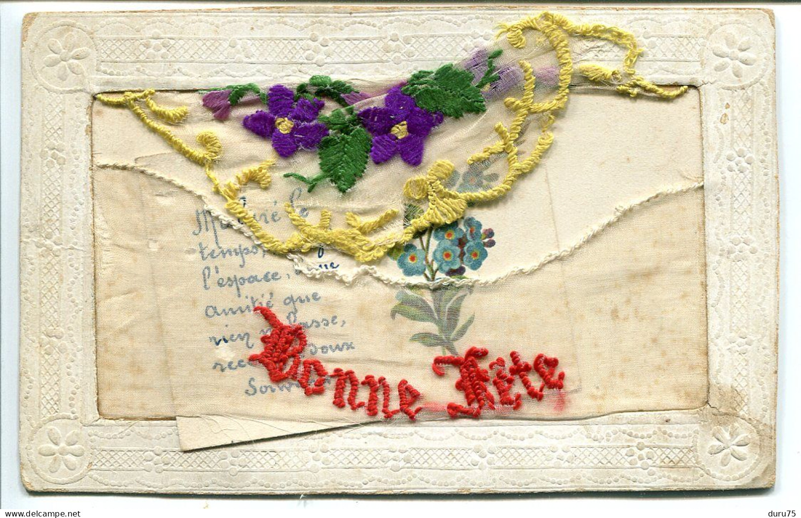 CPA Brodée Ecrite 1919 * BONNE FÊTE Fleurs Violettes Faisant Pochette Avec Petite Carte * En L'état Déchirures / Accrocs - Brodées