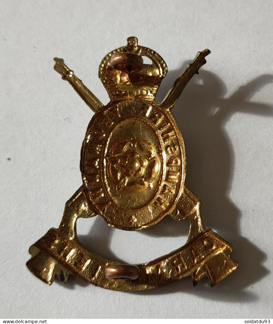 BADGE DE CASQUETTE HAMPSHIRE YEOMANRY (carabiniers ) - 1914-18