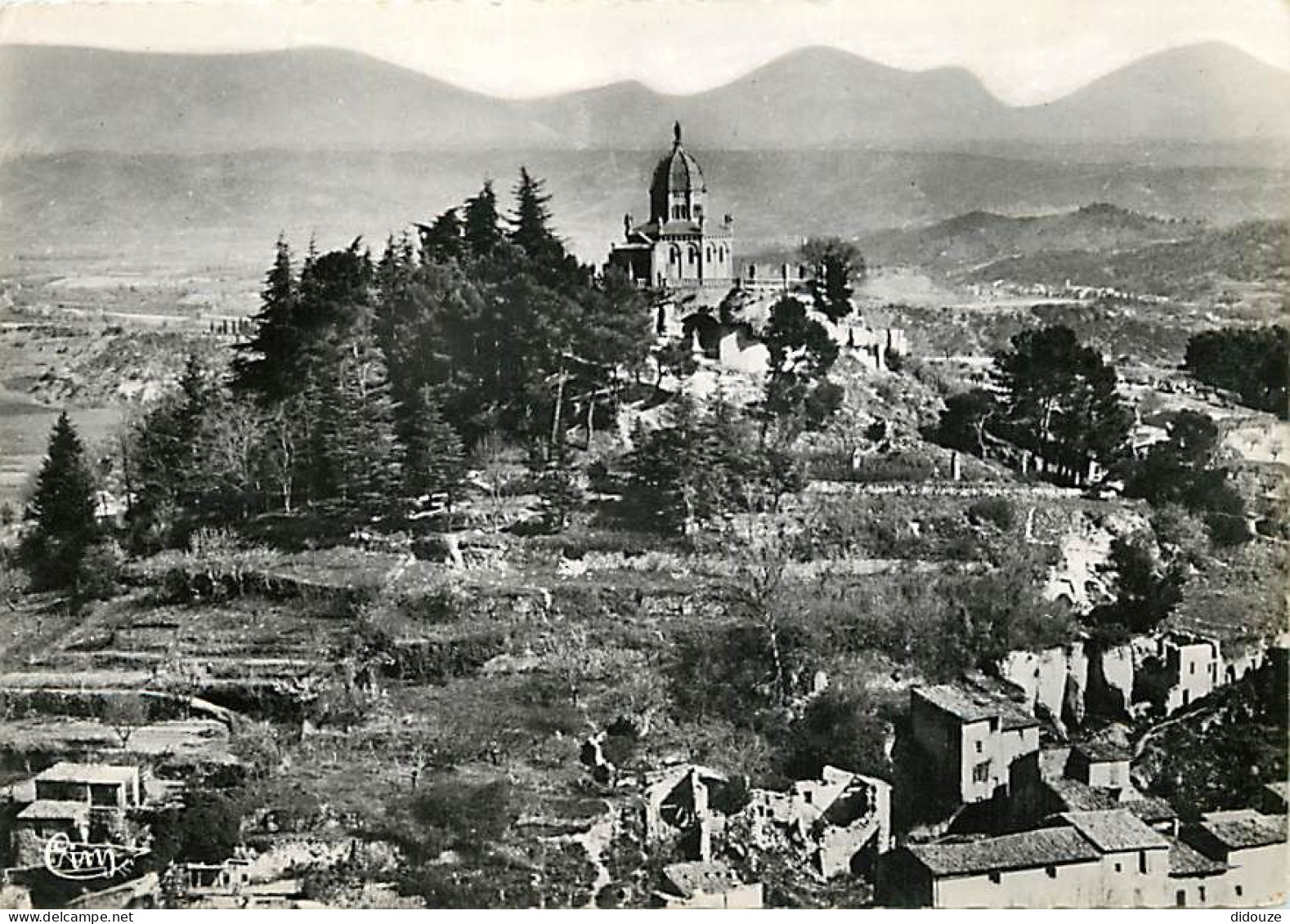 04 - Forcalquier - Vue Aérienne De N.-D. De Provence - Mention Photographie Véritable - Carte Dentelée - CPSM Grand Form - Forcalquier