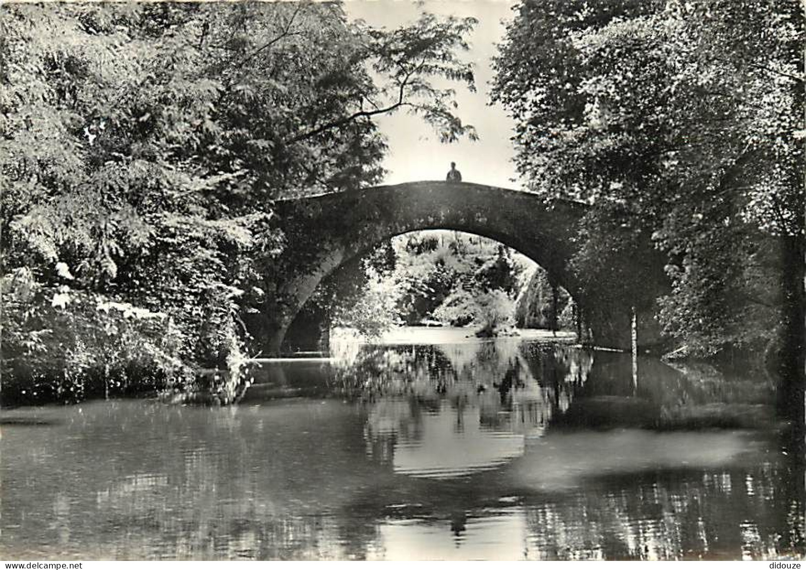 64 - Saint Jean De Pied De Port - Le Pont Romain - Animée - CPSM Grand Format - Voir Scans Recto-Verso - Saint Jean Pied De Port