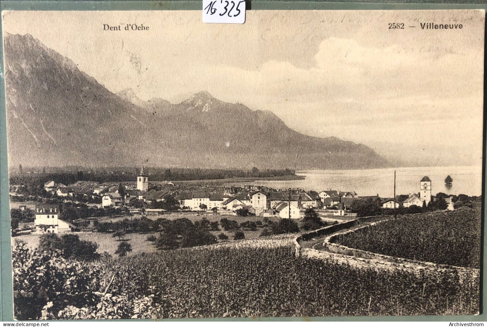 Villeneuve (Vaud) - L'extérieur Du Bourg Côté Est Et La Dent D'Oche (16'325) - Villeneuve