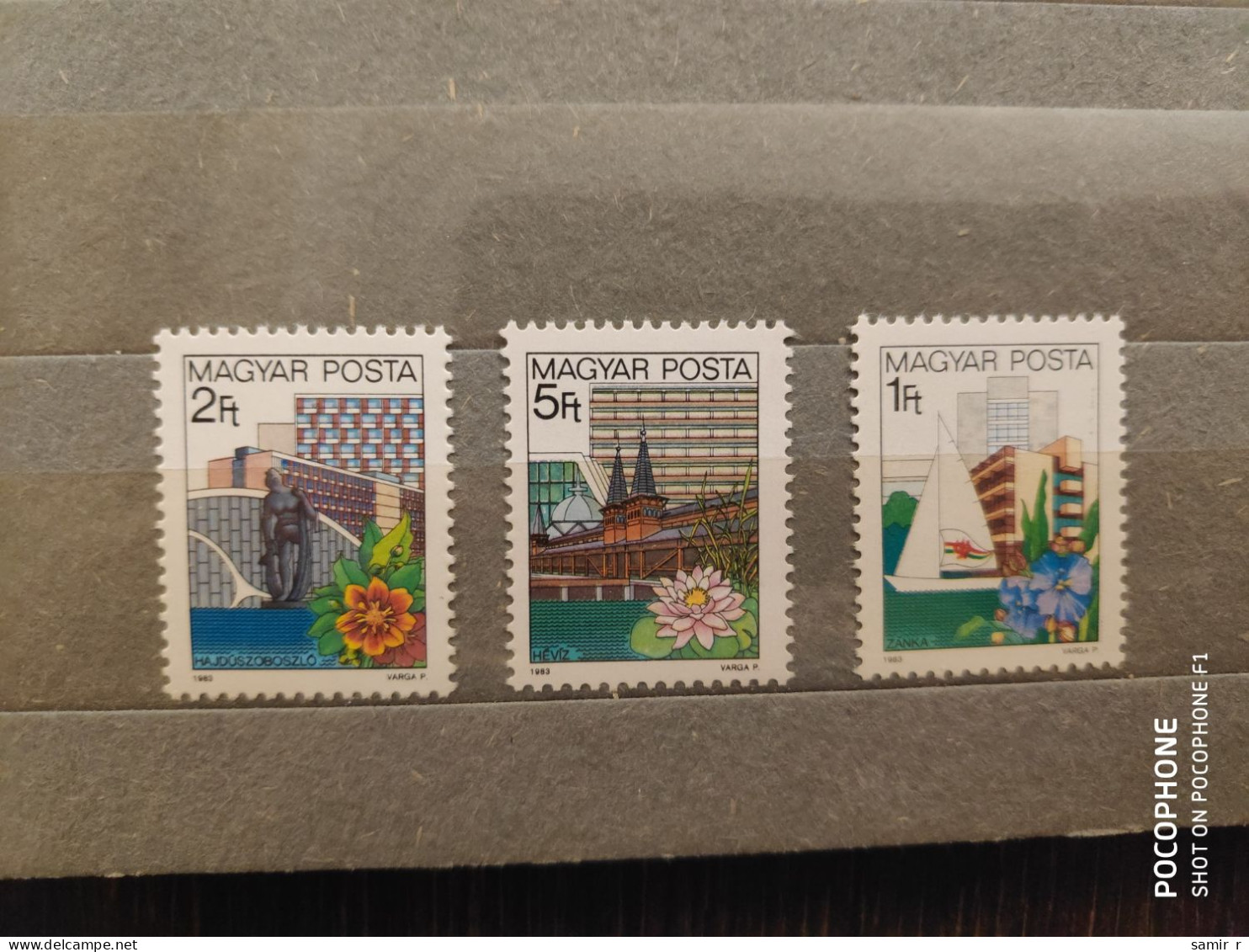 1983	Hungary	Flowers (F89) - Unused Stamps
