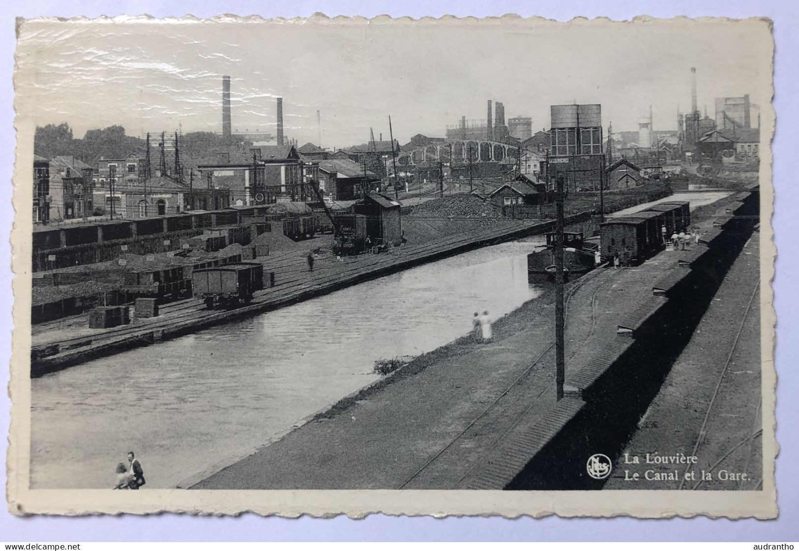 CPSM Belgique La LOUVIERE - Le Canal Et La Gare - Péniche Voie Ferrée - Librairie A.M.P. - La Louviere