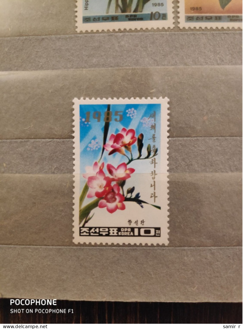 1985	Korea	Flowers (F89) - Corea Del Norte