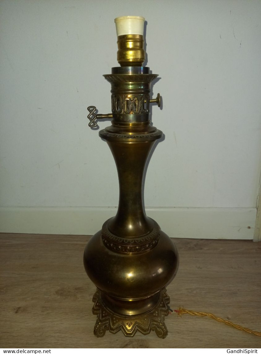 Magnifique Lampe JS à Pétrole Huile Ancienne électrifiée D'époque Socle Bronze - Lámparas Y Arañas