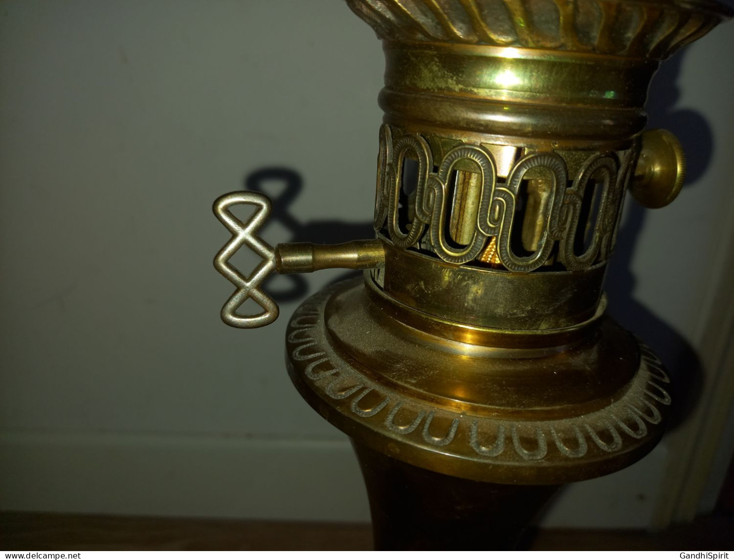 Magnifique Lampe JS à Pétrole Huile Ancienne électrifiée d'époque Socle Bronze