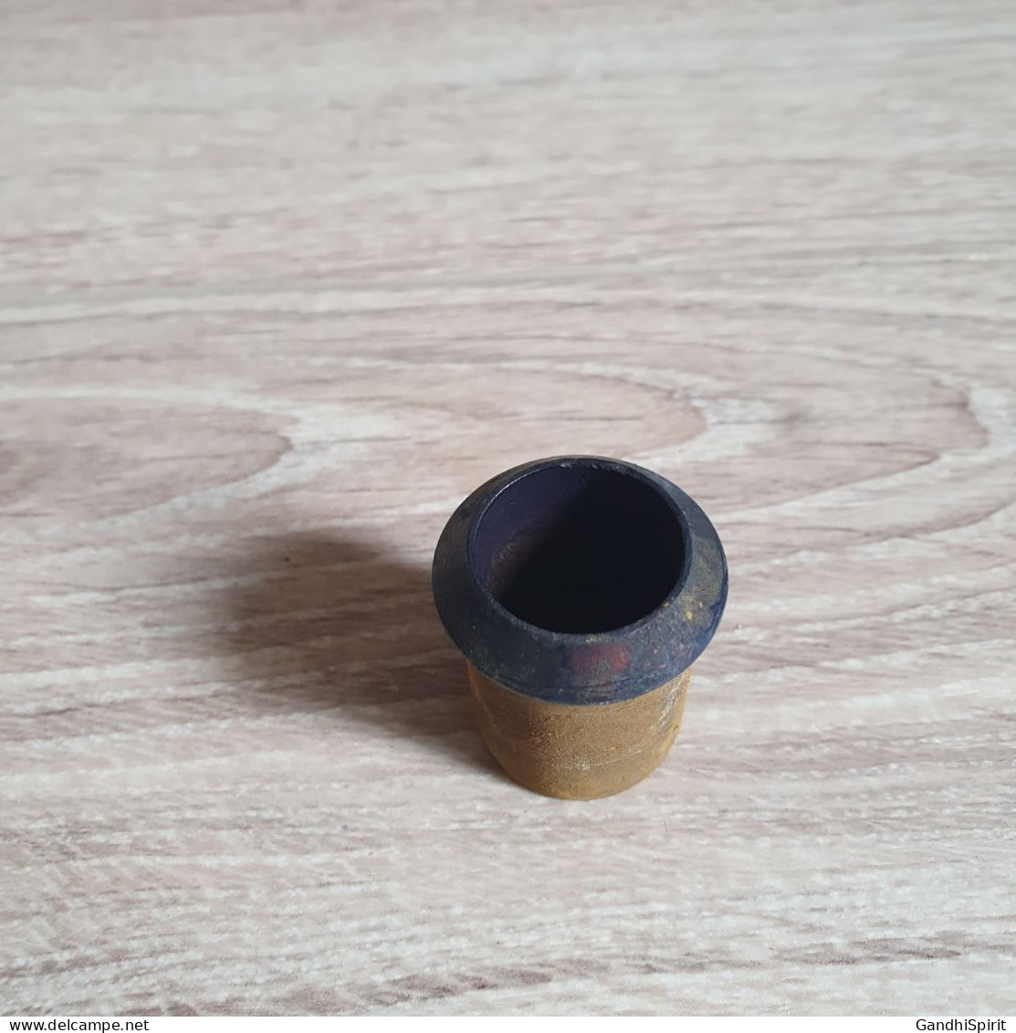 Adorable Petit Encrier De Voyage Avec Son Contenant, Bois Plaqué Revêtement Cuir - Inkwells