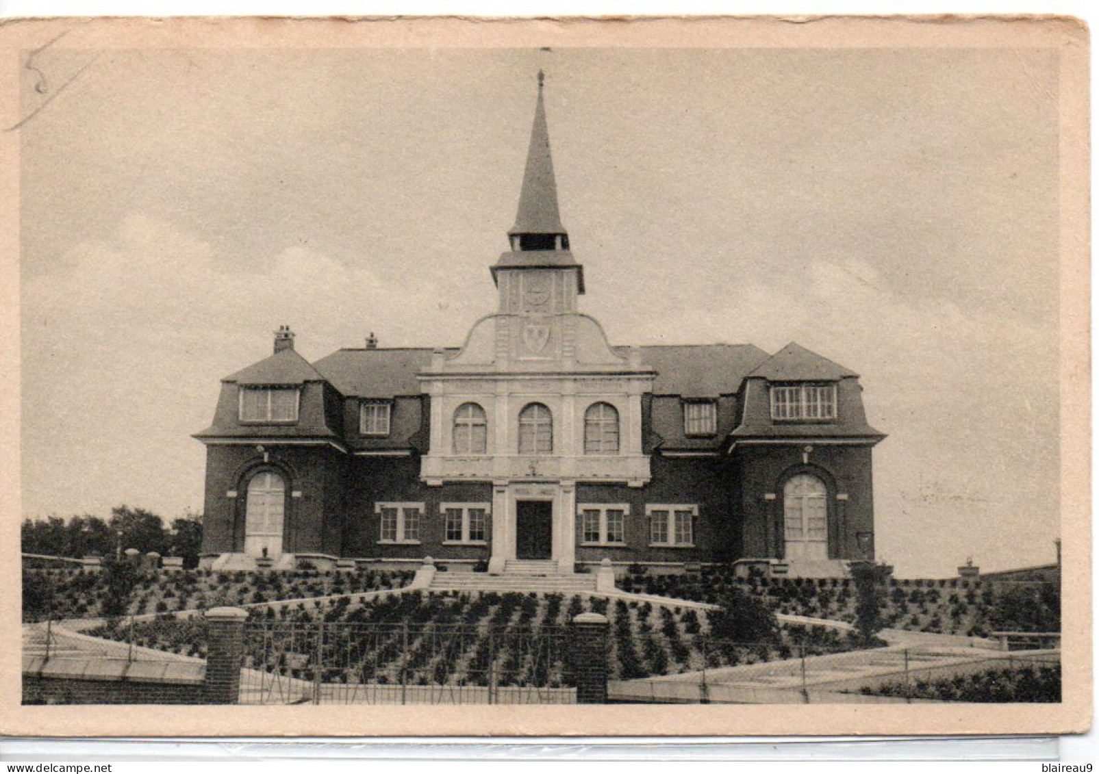 L Hotel De Ville - Villers Bretonneux