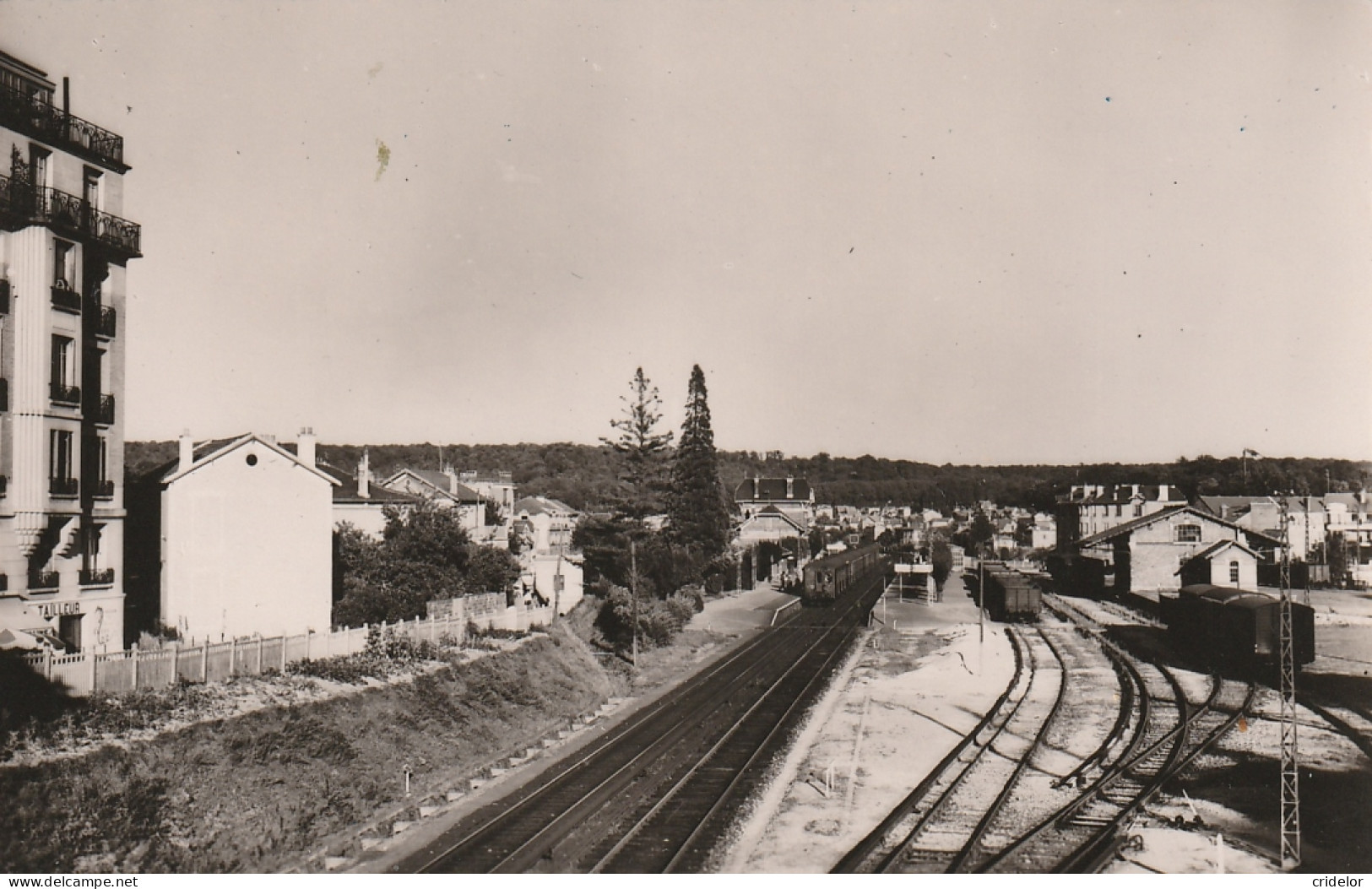 THEMES - CHEMINS DE FER - SNCF - 78 VIROFLAY GARE - VOIR ZOOM - Stations - Met Treinen