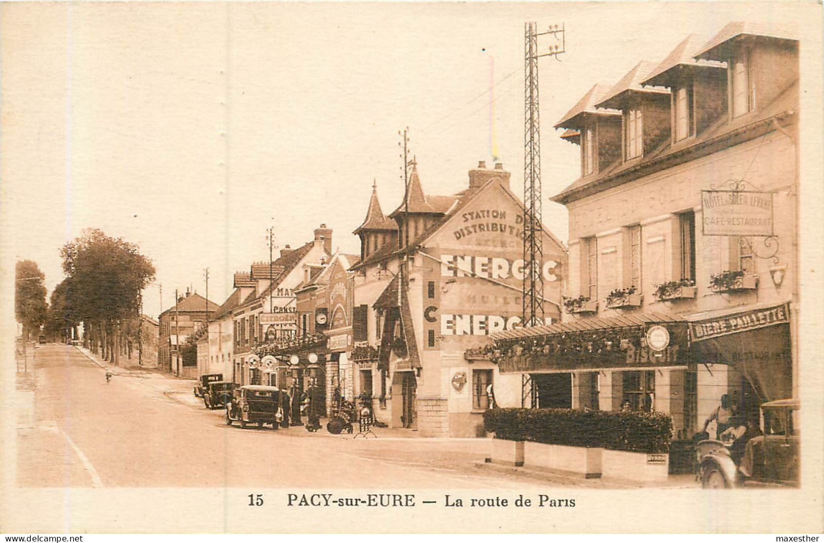 PACY SUR EURE La Route De Paris (pompes à Essence) - Pacy-sur-Eure