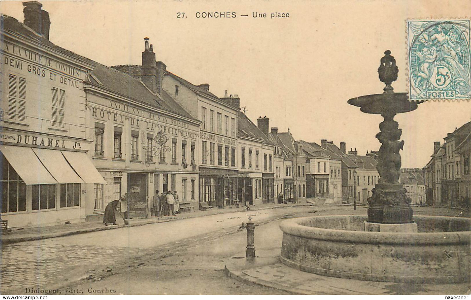 CONCHES Une Place - Conches-en-Ouche