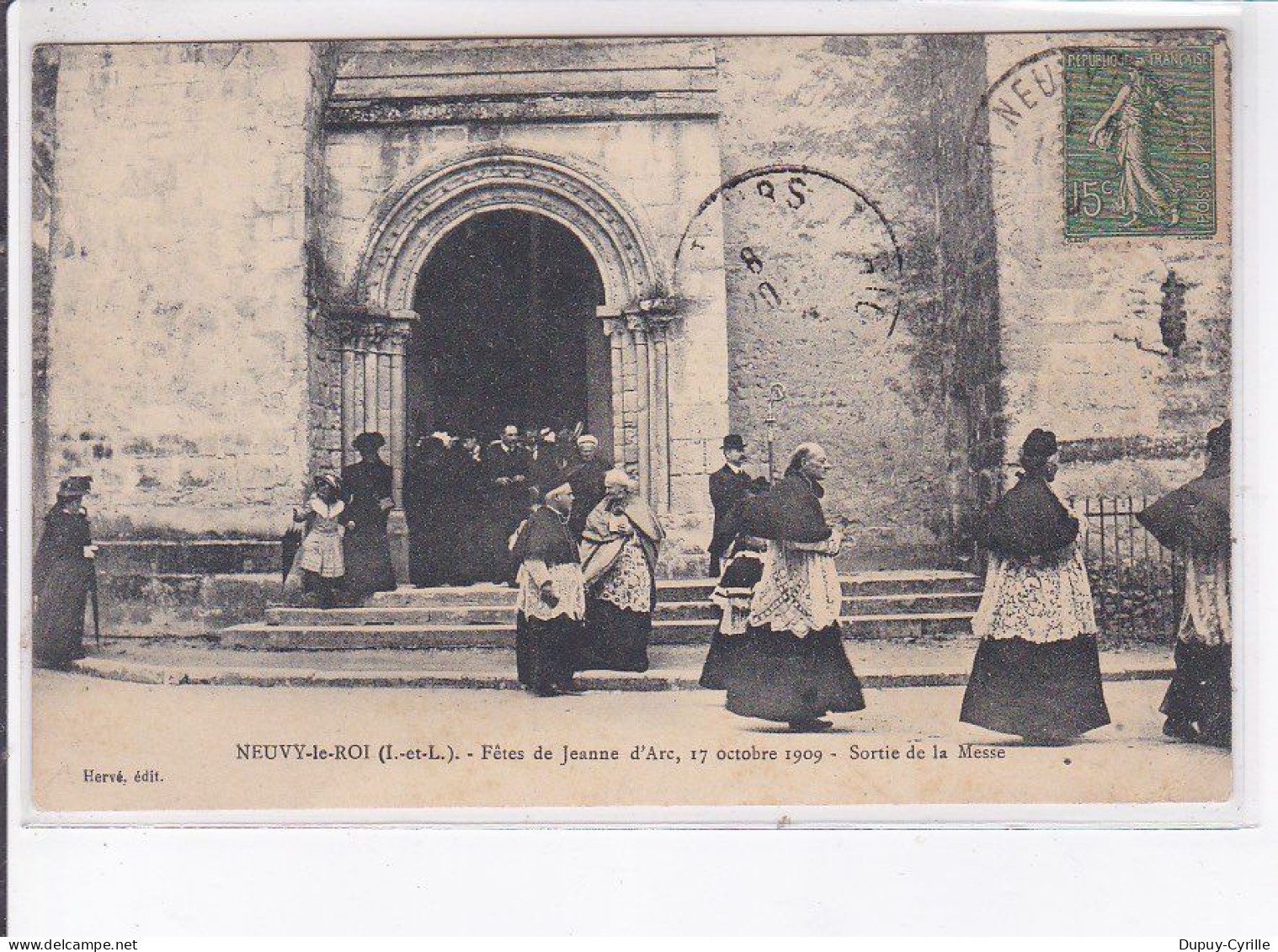 NEUVY-le-ROI: Fête De Jeanne D'arc, 1909, Sortie De La Messe - état - Neuvy-le-Roi