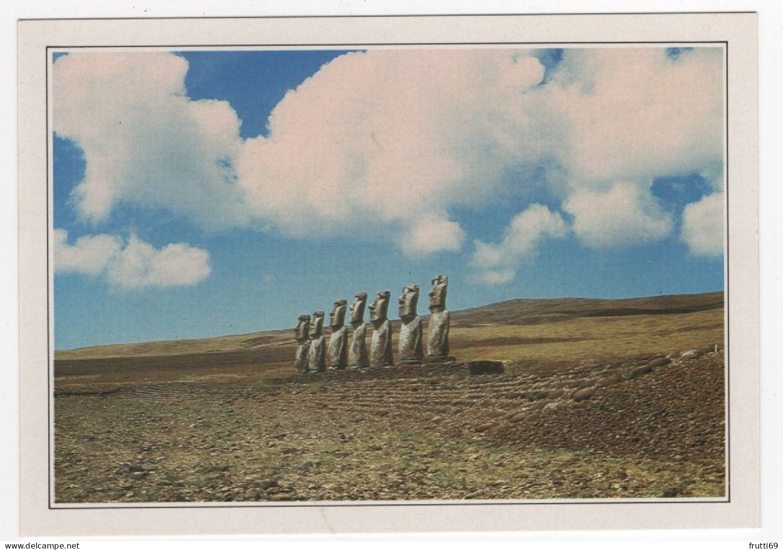 AK 214405 RAPA NUI / EASTER ISLANDS / ISLA DE PASCUA  - Osterinsel - Seltsame Steinfiguren - Rapa Nui