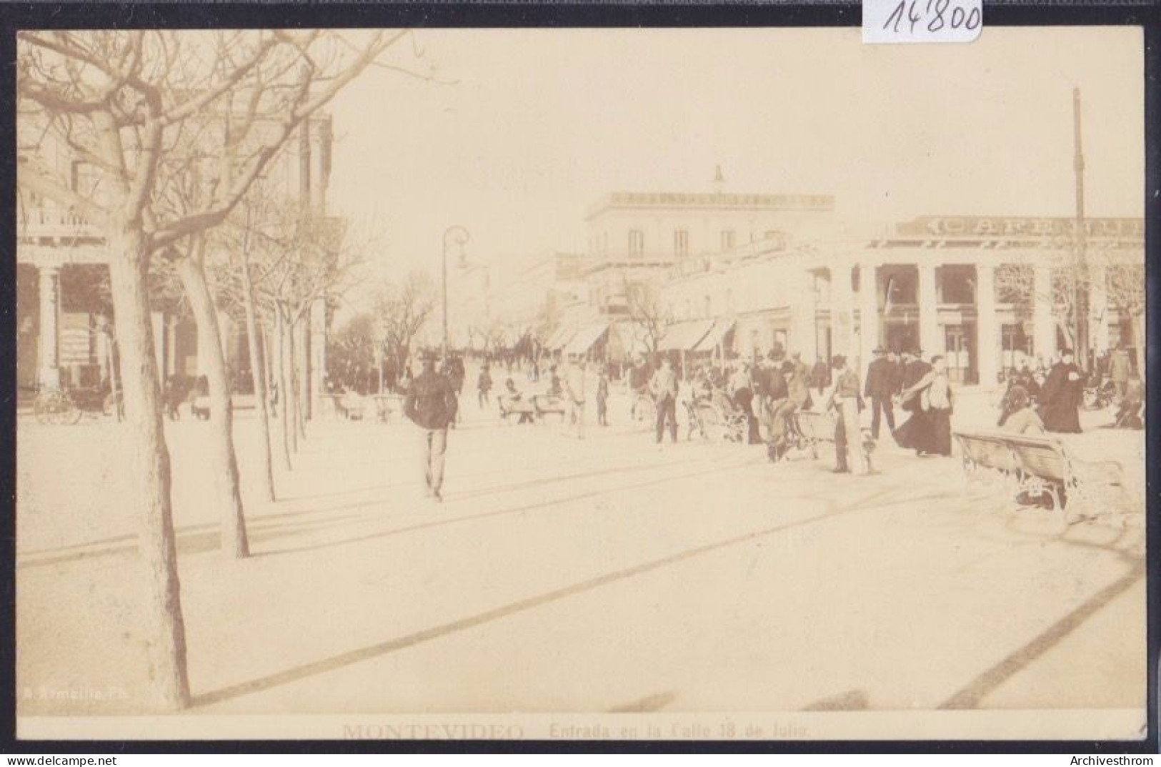 Uruguay - Montevideo - Entrada En La Calle 18 De Julio - Café (14'800) - Uruguay