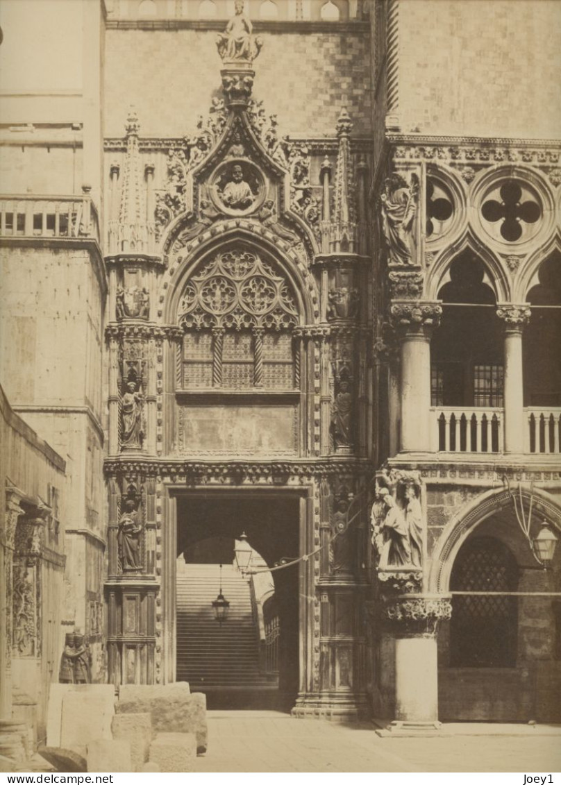 Photo Albuminée De La Porte Du Palais Des Doges à Venise - Ancianas (antes De 1900)