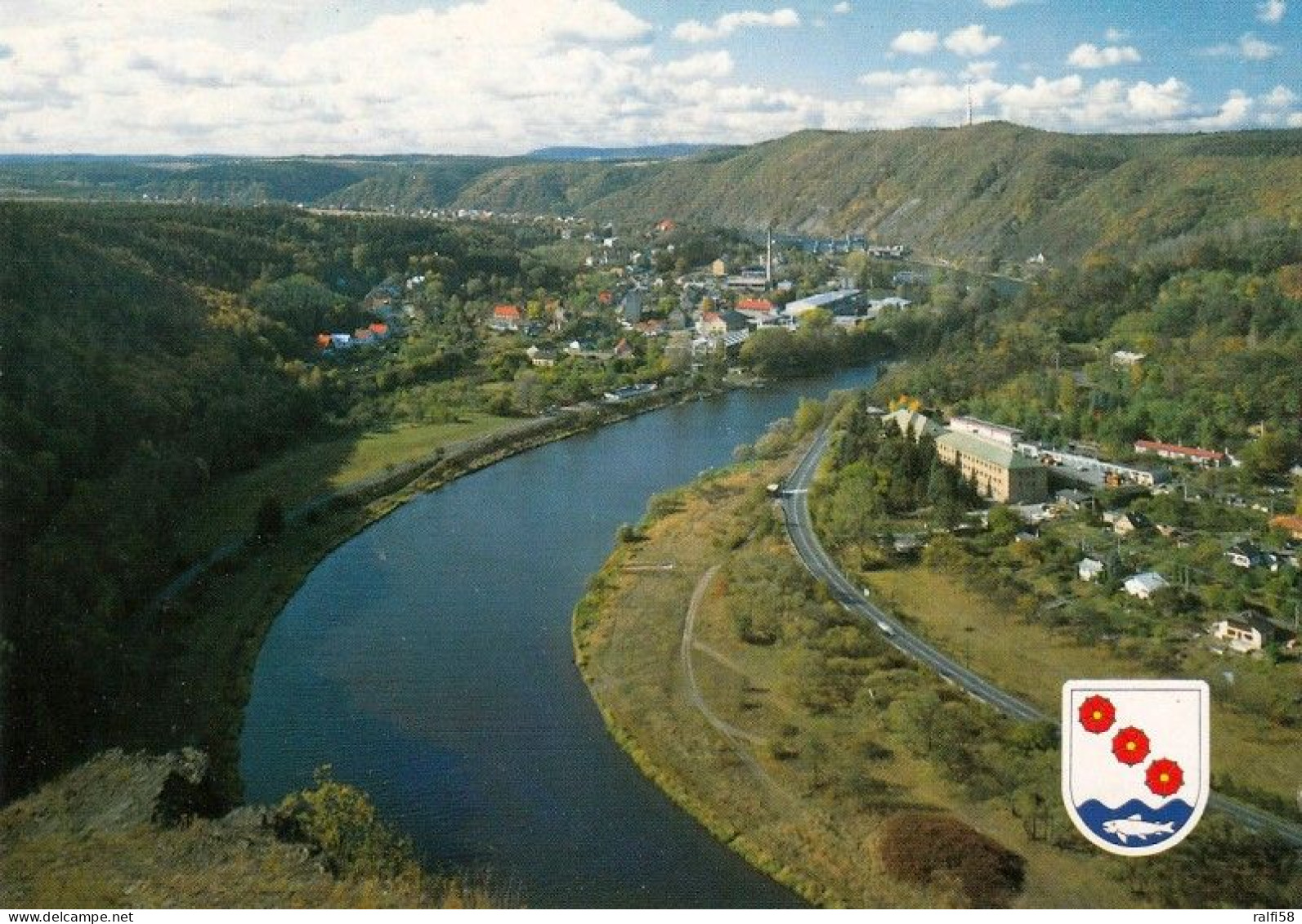 1 AK Tschechien * Blick Auf Den Ort Vrané Nad Vltavou (deutsch Wran) Mit Wappen - Luftbildaufnahme * - Tchéquie