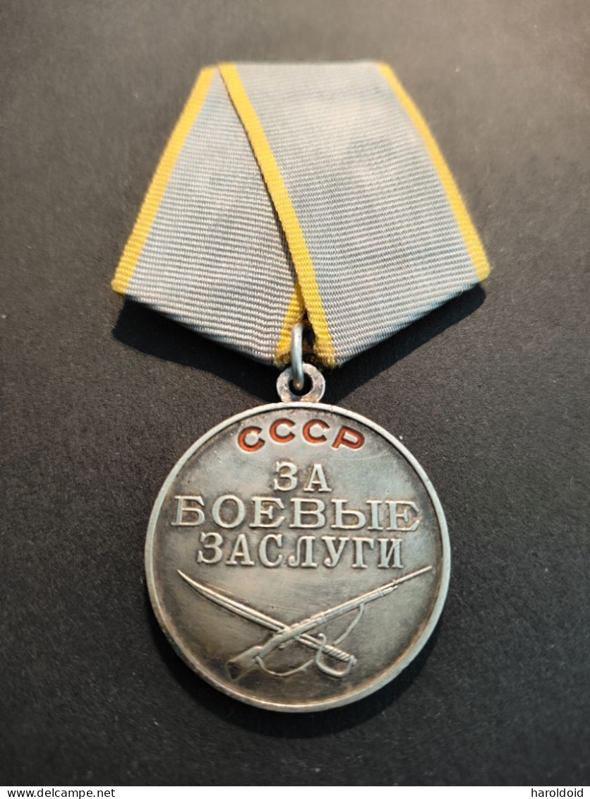 MEDAILLE RUSSE - POUR SERVICE AU COMBAT / FOR BATTLE MERIT / За боевые заслуги - ARGENT - NUMEROTE AU DOS - Rusia