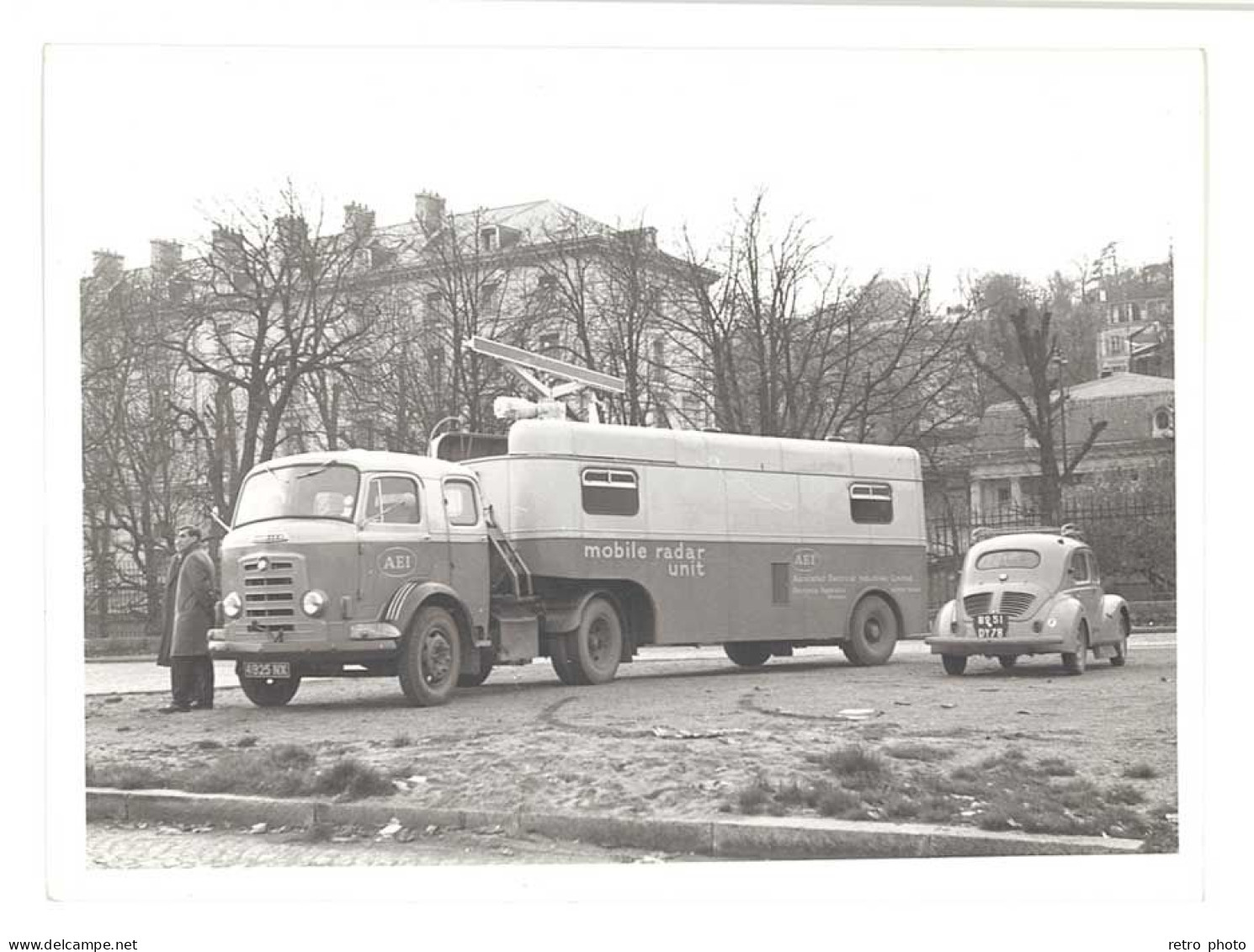 Photo Camion Karrier " Mobile Radar Unit " / Renault 4 CV, Saint Cloud - Coches