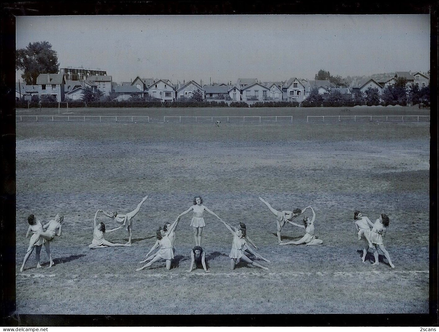 BOURG-LA-REINE - Lot De 20 PLAQUES DE VERRE Anciennes : École SIMON-SIÉGEL (Paris, 97 R. De La Pompe), Gymnastique Stade - Bourg La Reine