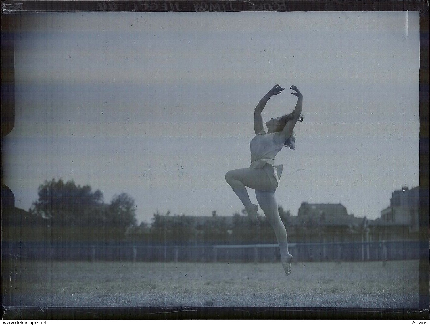 BOURG-LA-REINE - Lot de 20 PLAQUES DE VERRE anciennes : École SIMON-SIÉGEL (Paris, 97 r. de la Pompe), gymnastique stade