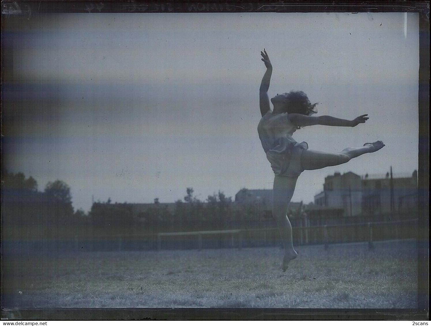 BOURG-LA-REINE - Lot de 20 PLAQUES DE VERRE anciennes : École SIMON-SIÉGEL (Paris, 97 r. de la Pompe), gymnastique stade