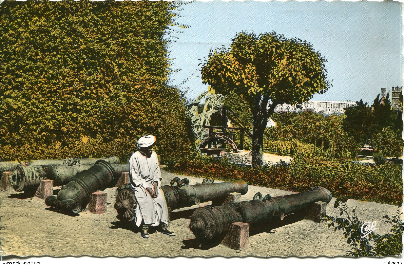 CPSM -MAROC - RABAT - CANONS ET BOMBARDES DU JARDIN DES OUDAIA - Rabat